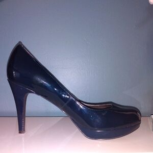 Joan & David Circa genuine Navy patent leather pumps